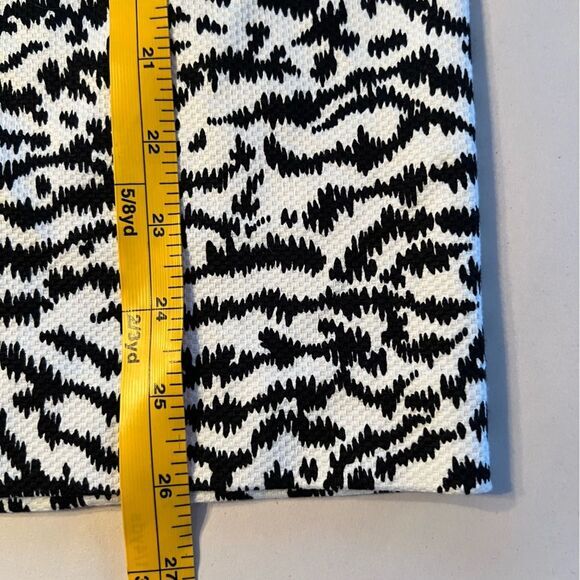 Veronica Beard Midi Seamed Pencil‎ Skirt Womens 12 Black White Tiger Print - Picture 11 of 11